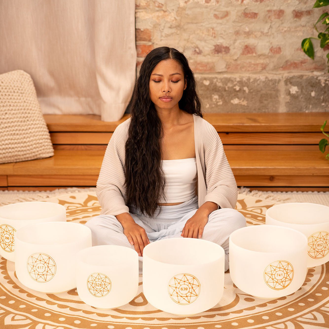 Solfeggio Crystal Singing Bowl Set | 6-Piece Quartz